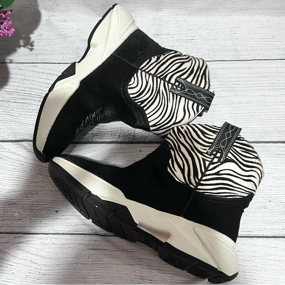 DINGO Safari Zebra Calf Hair Leather Pull on Ankle Boots Sneaker Women Size 9M